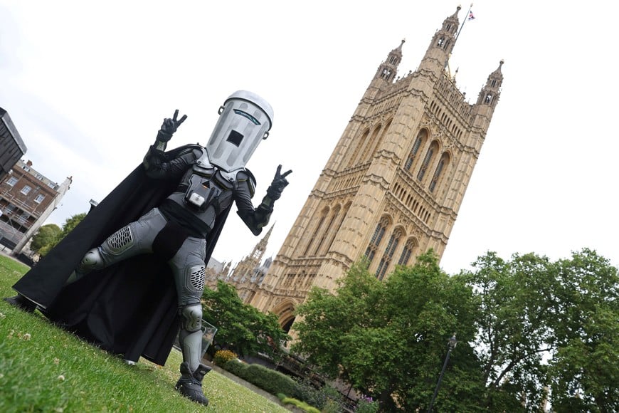 Satirical political character 'Count Binface' poses during an interview with Reuters, ahead of challenging UK Prime Minister Rishi Sunak for the parliamentary seat of Richmond and Northallerton, in the upcoming general election on July 4, outside of the Houses of Parliament in London, Britain, July 2, 2024. REUTERS/Toby Melville