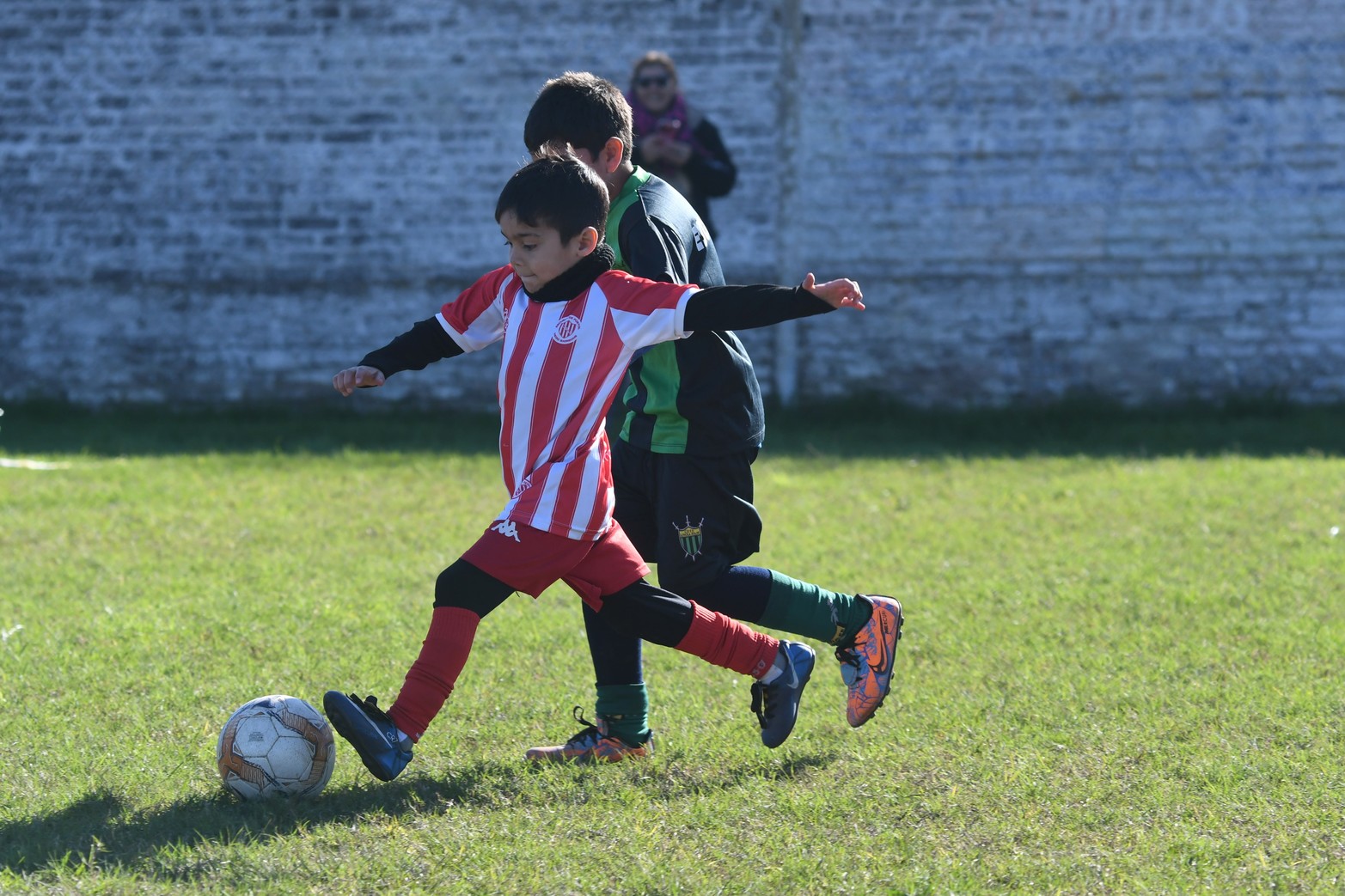 Llegó a su fin la primera parte del año de los encuentros de escuelitas de fútbol que reúne cada fin de semana a mas de 1500 chicos entre 4 y 12 años.  Banco Provincial fue el escenario de una jornada inolvidable. Habrá quince días de descanso y luego volverá la actividad.