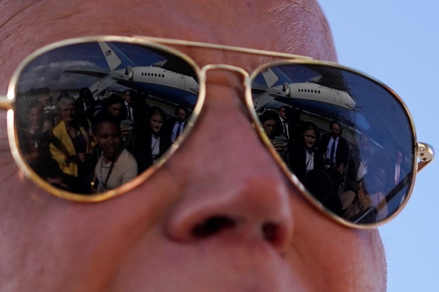 U.S. President Joe Biden speaks to members of the media at Dane County Regional Airport, in Madison, Wisconsin, U.S., July 5, 2024. REUTERS/Nathan Howard