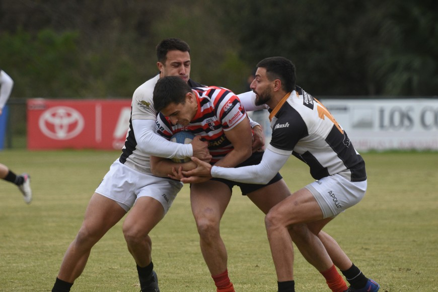 Gran triunfo de Santa Fe Rugby ante Estudiantes. Crédito: Luis Cetraro