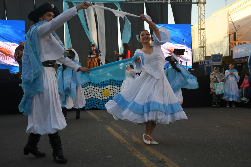 Santa Fe festejó el Día de la Independencia en Aristóbulo del Valle