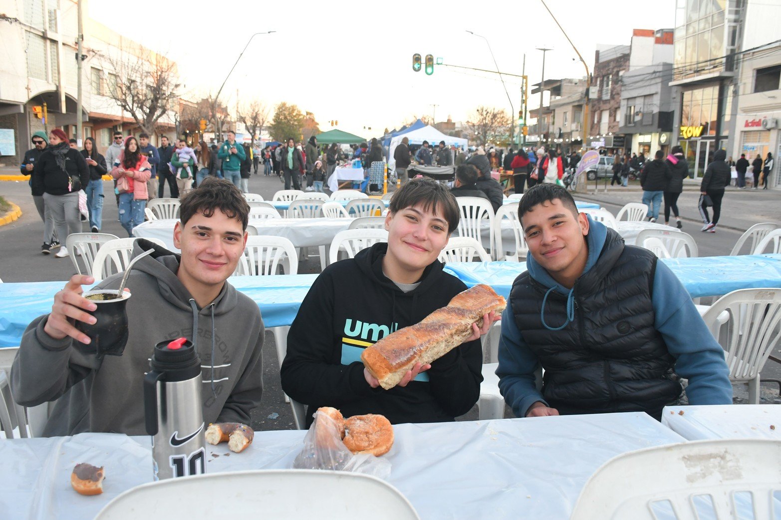 Los amigos disfrutaron de una tarde patriótica