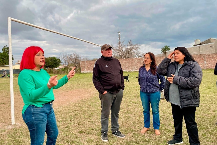 Violeta Quiroz reunida con vecinos de barrio Estanislao López.