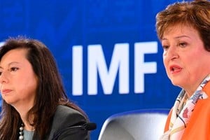 La portavoz Julie Kozack expresó que Kristalina Georgieva tiene "plena confianza" director del Hemisferio del Departamento Occidental del FMI, el economista chileno Rodrigo Valdés.