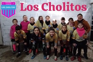 Un club para el fútbol femenino. Las pequeñas futbolistas dieron rienda suelta a la alegría en su primer encuentro de escuelitas deportivas.