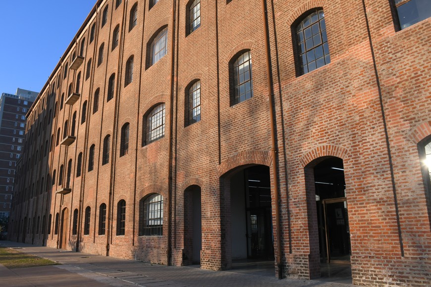 El Liceo Municipal funciona en el ex edificio del Molino Marconetti. Crédito: Manuel Fabatía