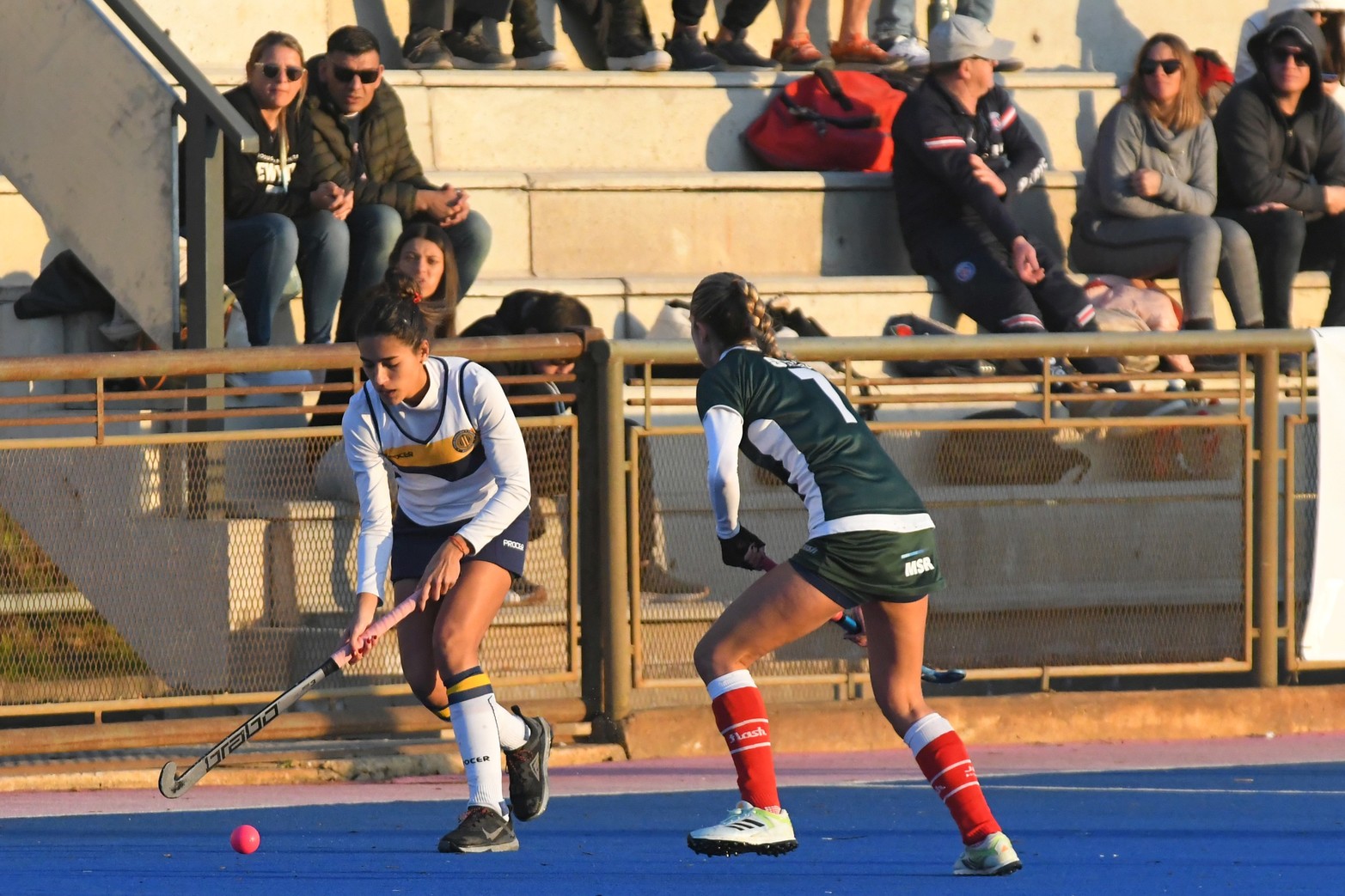 Este sábado se jugaron partidos por cuartos y semifinal del torneo de hockey femenino por la Copa Santa Fe