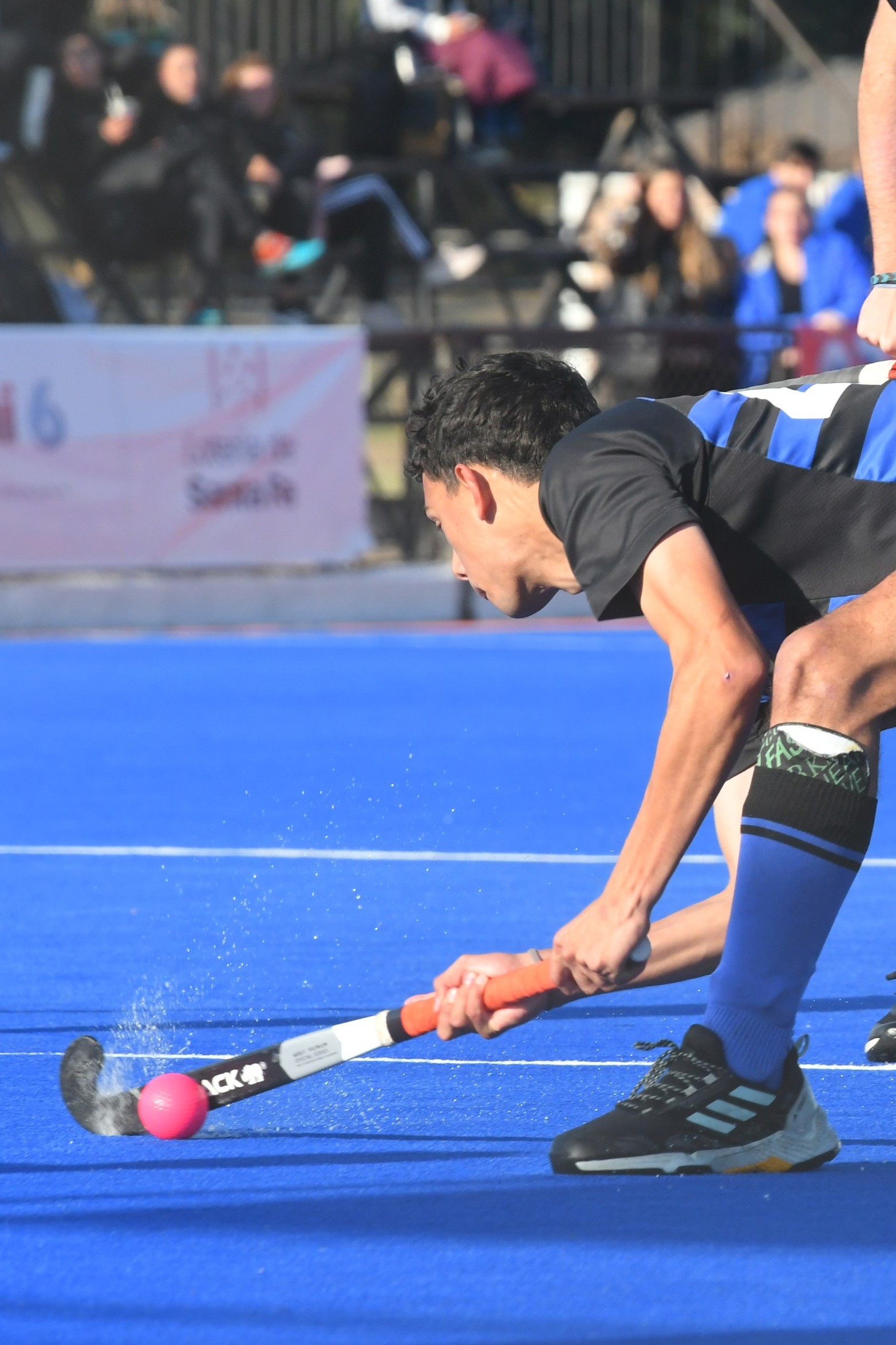 Este sábado se jugó cuartos y semifinal de la Copa Santa Fe en hockey. Universitario goleó a 9 de Julio de Rafaela en cuartos de final. 