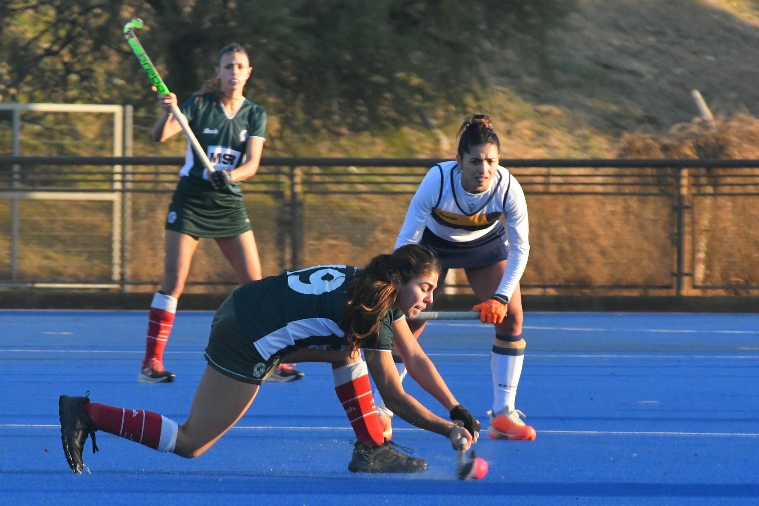 Este sábado se jugaron partidos por cuartos y semifinal del torneo de hockey femenino por la Copa Santa Fe