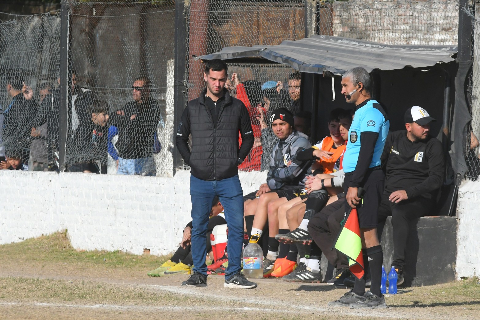 Nacional goleó 4 a 0 a Santa Rosa y se mantiene arriba en la tabla de posiciones la categoría B de la liga santafesina de fútbol.