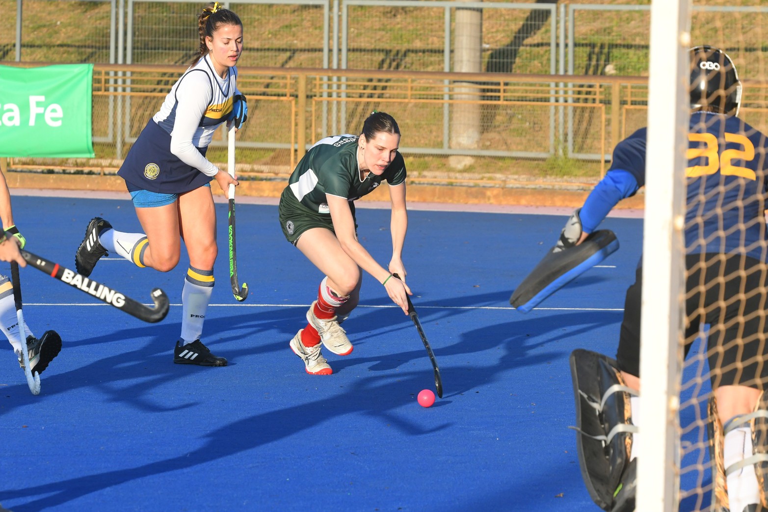 Este sábado se jugaron partidos por cuartos y semifinal del torneo de hockey femenino por la Copa Santa Fe