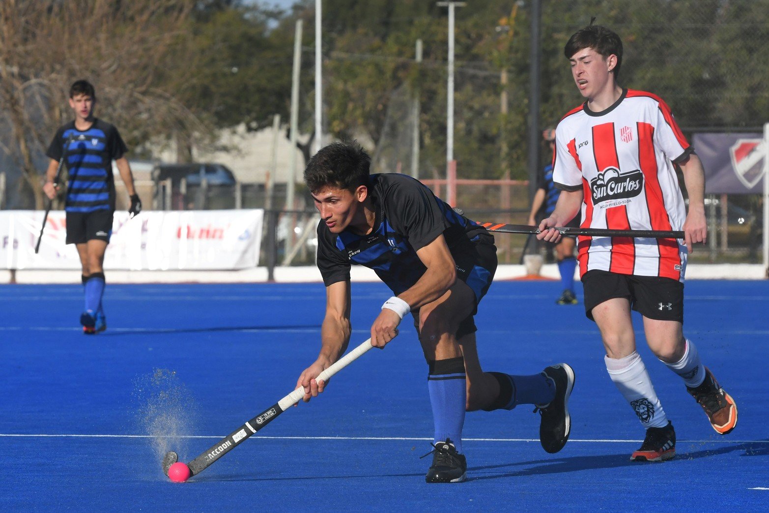 Este sábado se jugó cuartos y semifinal de la Copa Santa Fe en hockey. Universitario goleó a 9 de Julio de Rafaela en cuartos de final. 