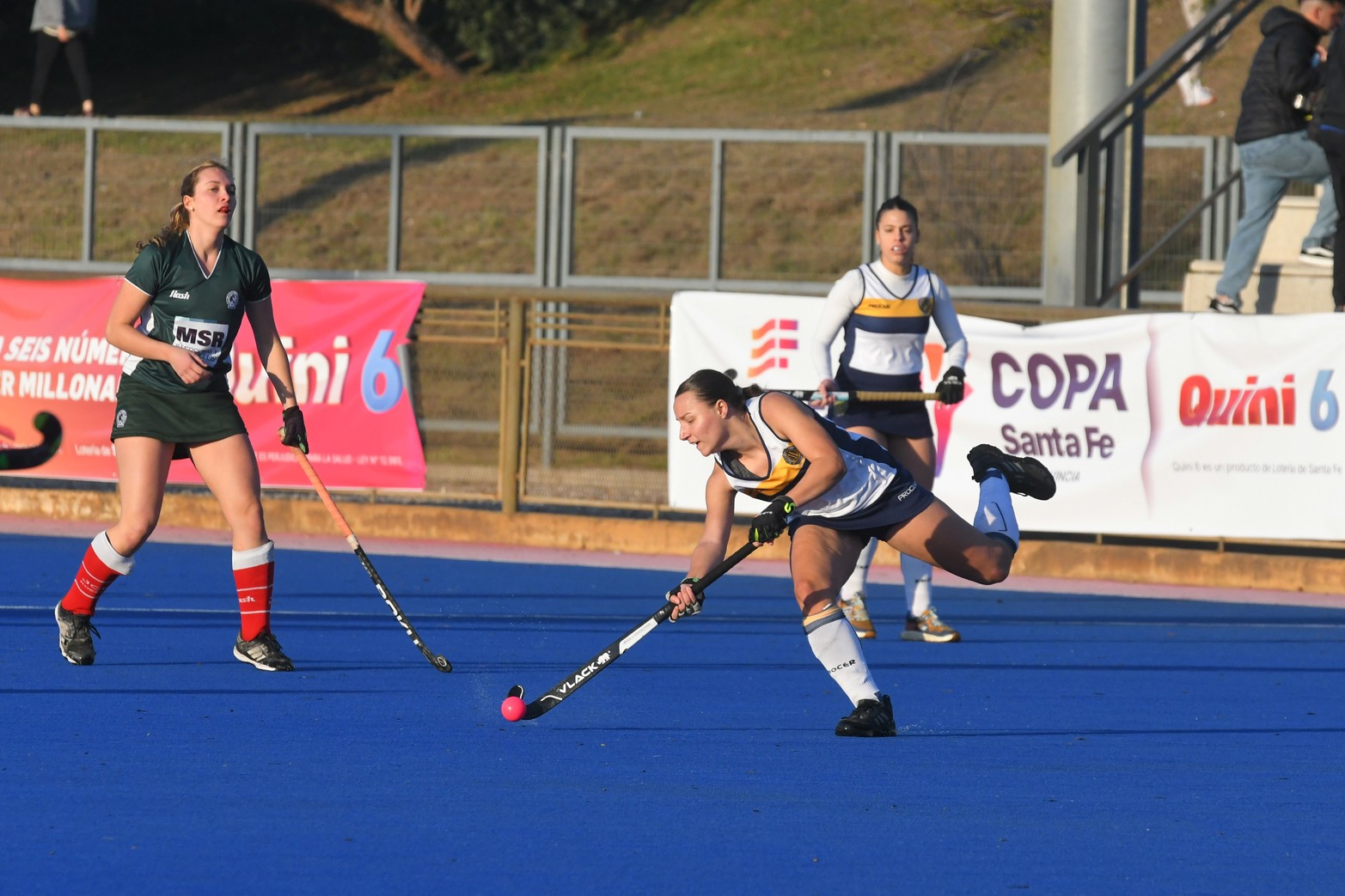 Este sábado se jugaron partidos por cuartos y semifinal del torneo de hockey femenino por la Copa Santa Fe