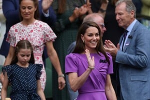 La británica Catherine, Princesa de Gales con la Princesa Charlotte y Pippa Middleton se ven en el palco real. Créditos: Reuters