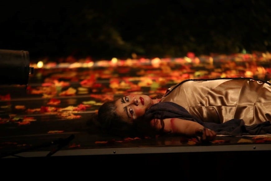 Érica Rivas en el unipersonal "Matate amor", donde despliega muchos recursos actorales. Foto: Gentileza FTR24