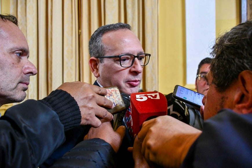 El nuevo ministro de Seguridad de Corrientes, Alfredo Vallejos, dio su primera conferencia de prensa en la que aseguró que la prioridad del Gobierno "es encontrar a Loan".