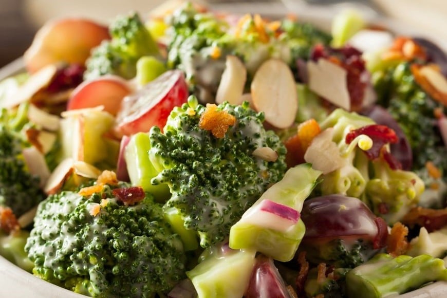 Además de poder cocinarse de varias maneras, el brócoli tiene múltiples beneficios para la salud.