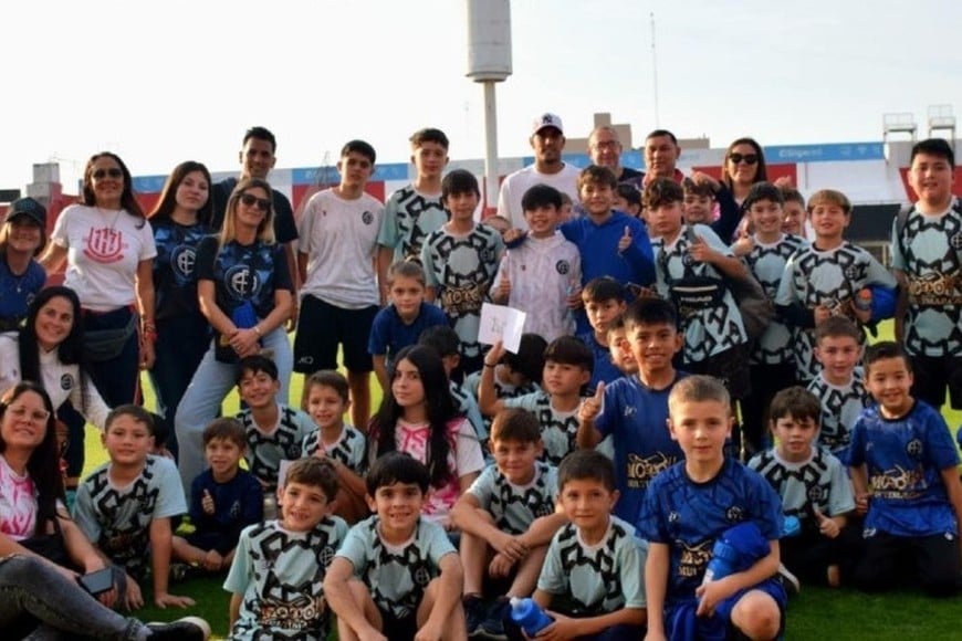 La mayoría de nuestros clubes son mucho más que simples entidades deportivas. Son espacios de encuentro, formación y desarrollo social. Son el lugar donde nacen y crecen las futuras estrellas del deporte argentino.
