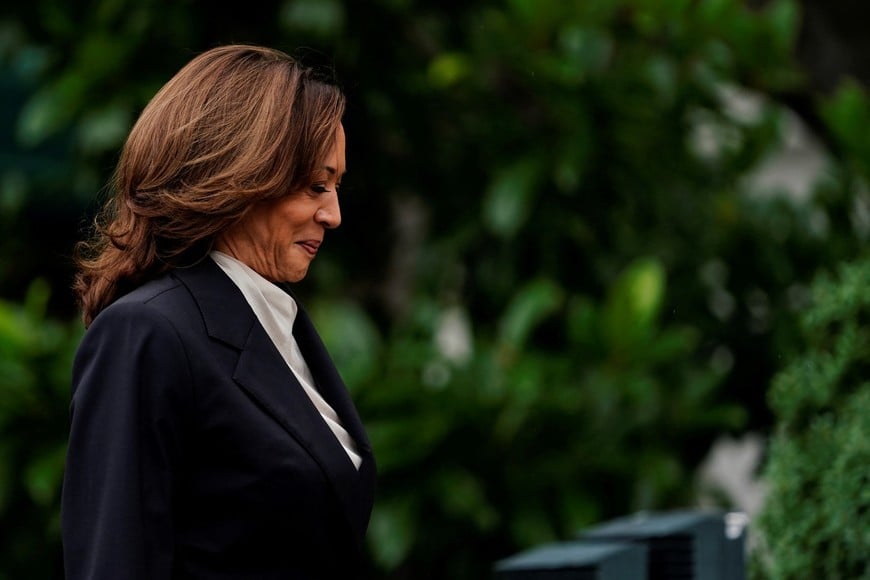U.S. Vice President Kamala Harris, arrives to address the women and men's National Collegiate Athletic Association (NCAA) Champion teams in her first public appearance since President Joe Biden dropped out of the 2024 race, on the South Lawn of the White House, Washington, U.S., July 22, 2024. REUTERS/Nathan Howard