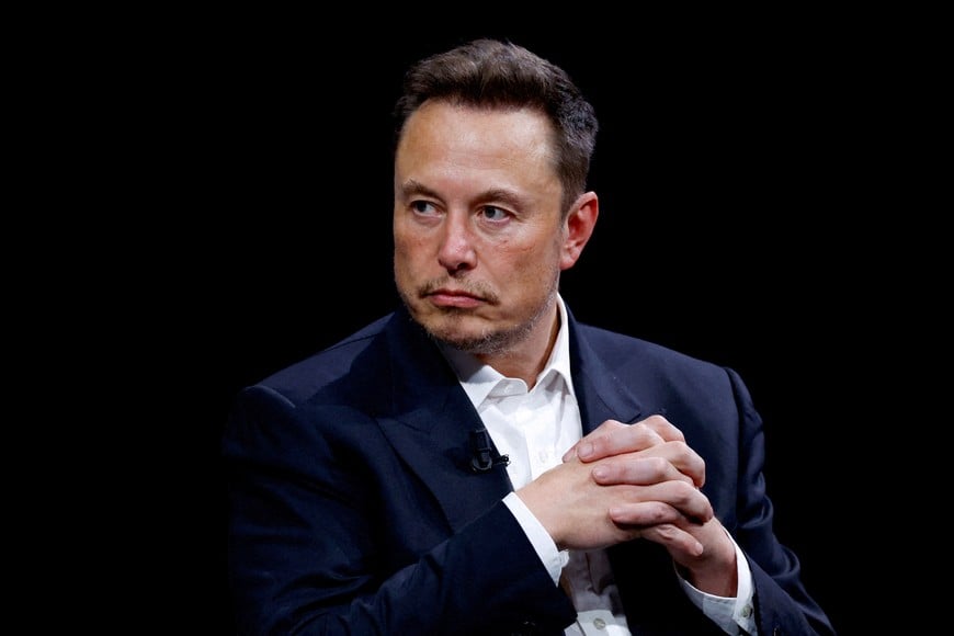FILE PHOTO: FILE PHOTO: Elon Musk, Chief Executive Officer of SpaceX and Tesla and owner of X, formerly known as Twitter,  attends the Viva Technology conference dedicated to innovation and startups at the Porte de Versailles exhibition centre in Paris, France, June 16, 2023. REUTERS/Gonzalo Fuentes/File Photo