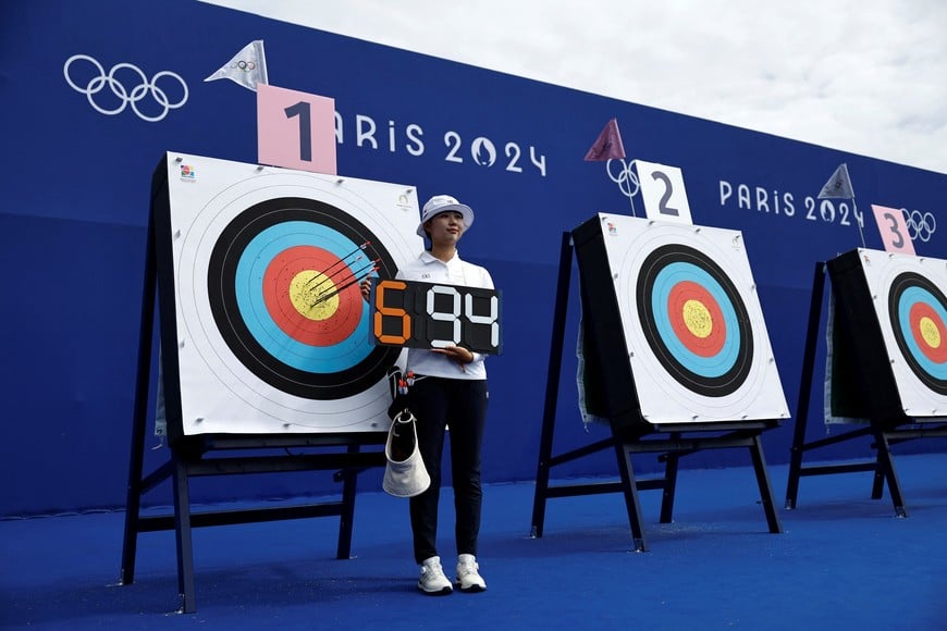 Paris 2024 Olympics - Archery - Women's Individual Ranking Round - Invalides, Paris, France - July 25, 2024.
Sihyeon Lim of South Korea reacts. REUTERS/Tingshu Wang