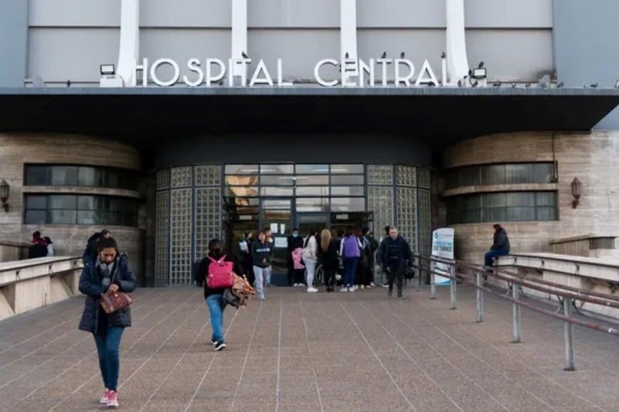 El Hospital Central de Mendoza, una de las instituciones sanitarias provinciales que empezarán a cobrar la atención de salud