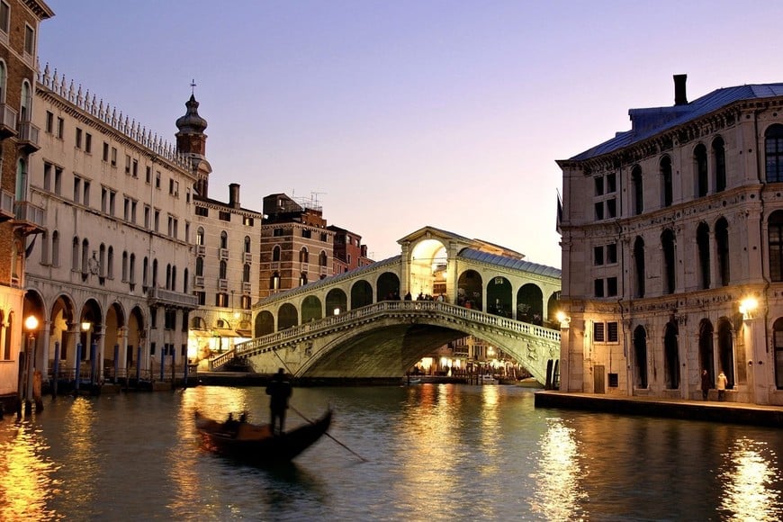 Venecia, una ciudad modelo en cuanto a la integración de la actividad urbana y el entorno natural, en este caso el agua.