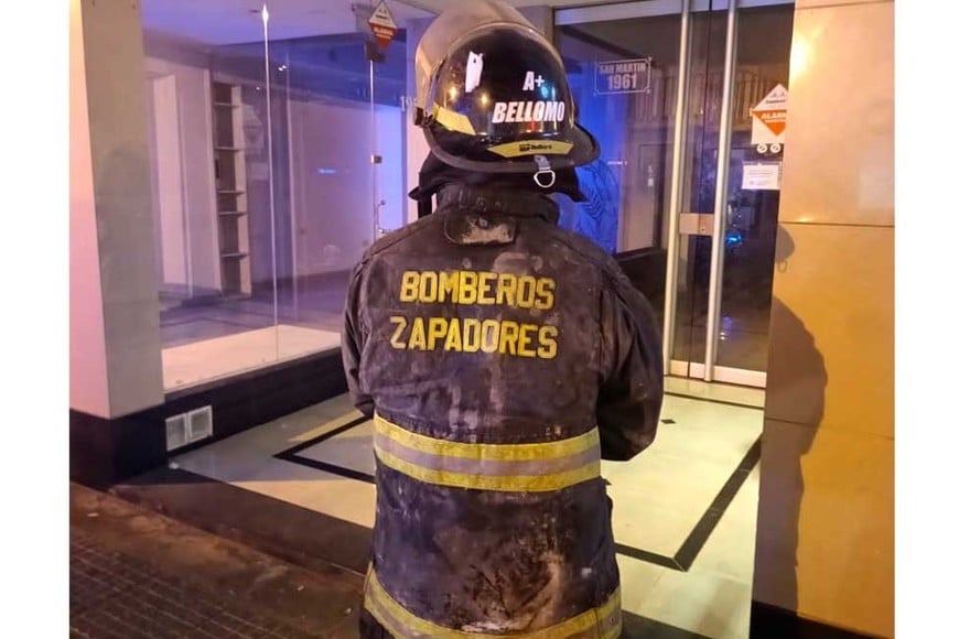 Los bomberos trabajaron en el lugar de los hechos.