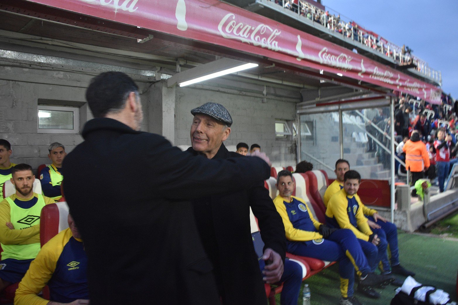  "Kily", que se abrazó antes y después con el "canalla" Miguel RussoEl “Tatengue” derrotó por 1 a 0 a Rosario Central en Santa Fe y se prende arriba.