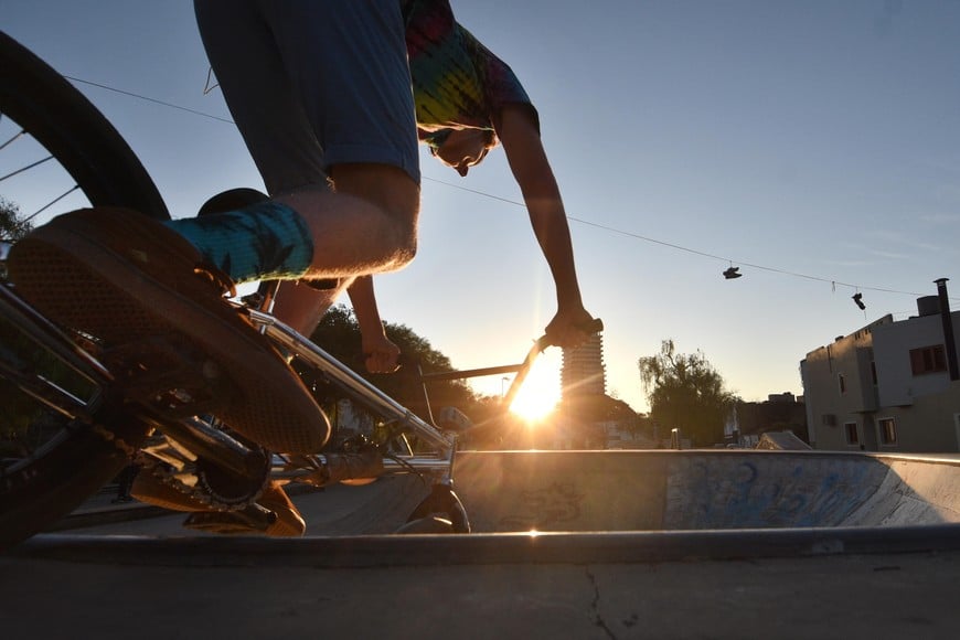 Los jóvenes que practican estos deportes en la ciudad carecen de espacios adecuados.