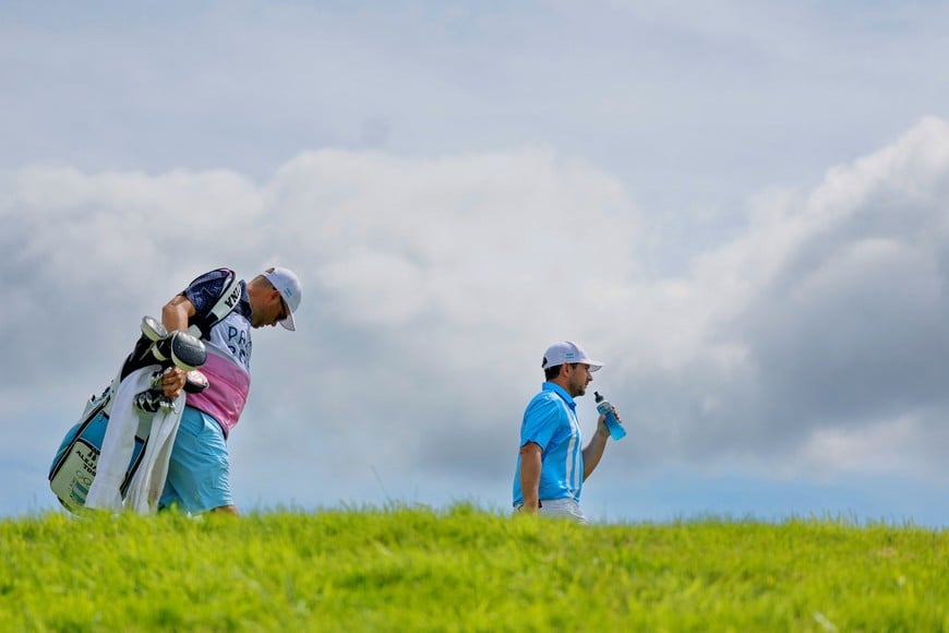 Paris 2024 Olympics - Golf - Men's Round 3 - Le Golf National, Guyancourt, France - August 03, 2024.
Alejandro Tosti of Argentina in action. REUTERS/Lisa Leutner