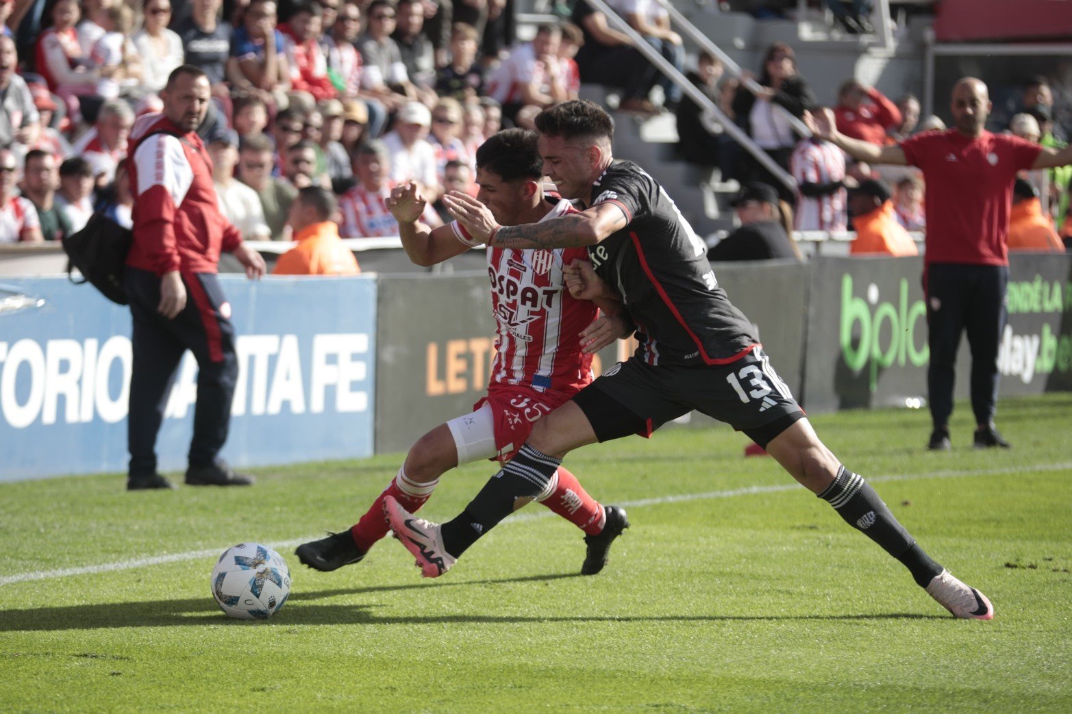 Al comienzo fue un partido intenso y Unión tuvo chance clara de gol