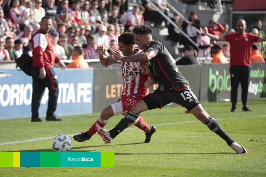 Galería Bica: Unión vs. River