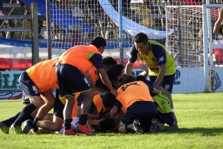 El Canario eliminó al Tricolor en su cancha.