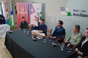 Acto de apertura de ofertas para el proyecto de comunicación del área metropolitana que la ciudad anfitriona conforma con Reconquista.