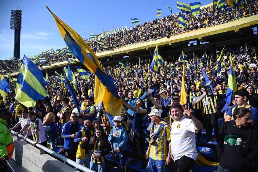 El tradicional color desde las tribunas del clásico rosarino. Crédito: Marcelo Manera