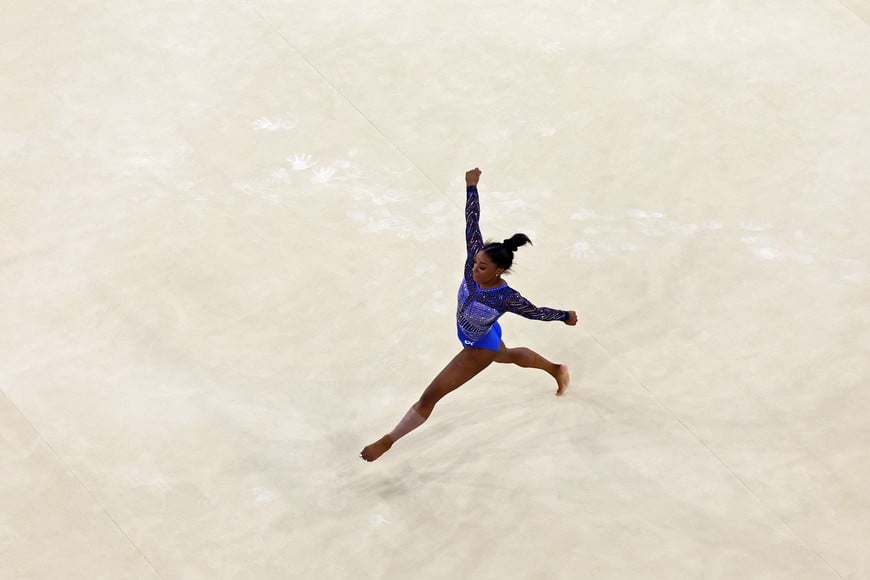 Paris 2024 Olympics - Artistic Gymnastics - Women's All-Around Final - Bercy Arena, Paris, France - August 01, 2024.
Simone Biles of United States in action on the Floor Exercise REUTERS/Athit Perawongmetha