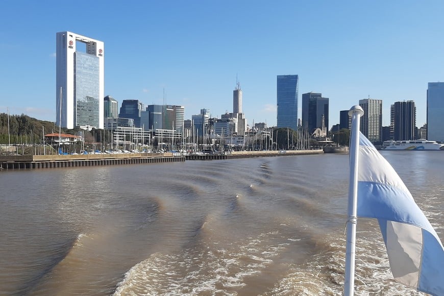 Uno de los recorridos parte desde el muelle de Cecilia Grierson 400. Crédito: El Litoral