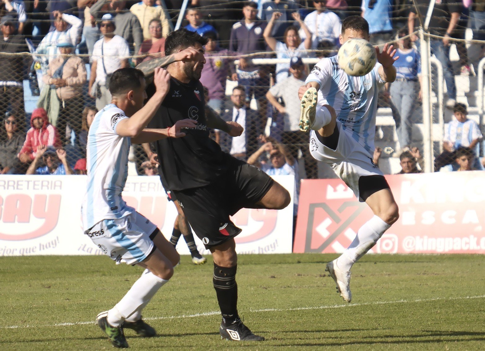 El Sabalero perdió ante Gimnasia y Tiro de Salta por 1 a 0