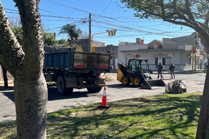 Trabajos de reparación en la calzada en Pedro Vittori. Crédito: El Litoral.