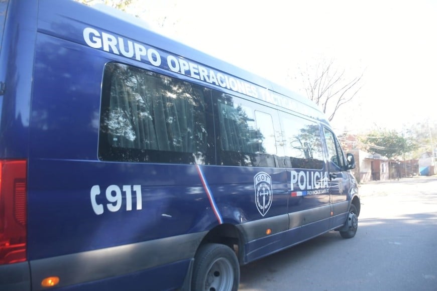 En las requisas de Playa Norte se detuvo a cinco personas (cuatro hombres y una mujer) los que fueron trasladados a sede policial. Crédito: Guillermo Di Salvatore