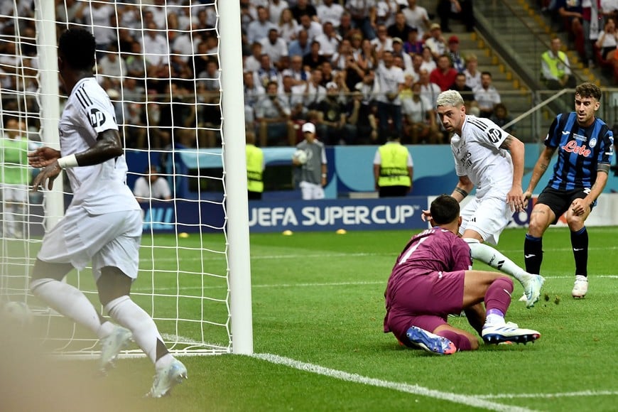 Soccer Football - Super Cup - Real Madrid v Atalanta - National Stadium, Warsaw, Poland - August 14, 2024
Real Madrid's Federico Valverde scores their first goal REUTERS/Jennifer Lorenzini