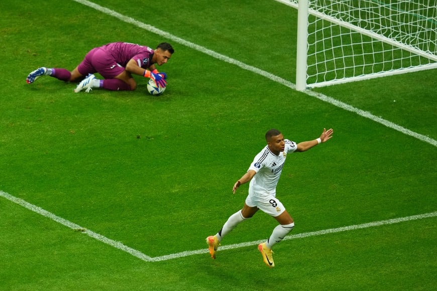 Soccer Football - Super Cup - Real Madrid v Atalanta - National Stadium, Warsaw, Poland - August 14, 2024
Real Madrid's Kylian Mbappe celebrates scoring their second goal REUTERS/Aleksandra Szmigiel