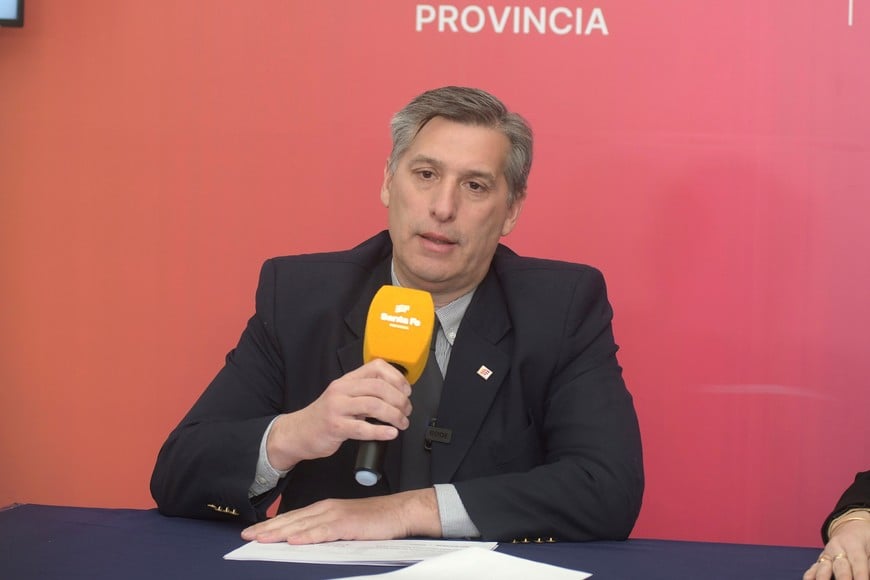 "A principios de año, logramos el primer préstamo directo sin garantía nacional (con la Agencia Francesa para el Desarrollo). Tal vez éste es uno de los desafíos que vamos a tener para toma de financiamiento desde Santa Fe", dijo Olivares a El Litoral. Crédito: Guillermo Di Salvatore