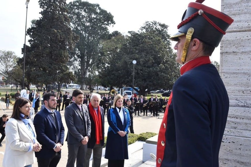 Pullaro afirmó que “para mí es un profundo honor estar hoy aquí en Venado Tuerto como gobernador de la Provincia Invencible de Santa Fe