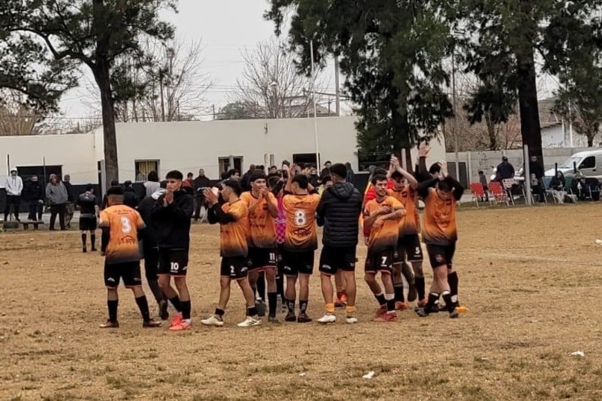 Los festejos de Polideportivo se repiten, ganó el Apertura y es líder en el Clausura.