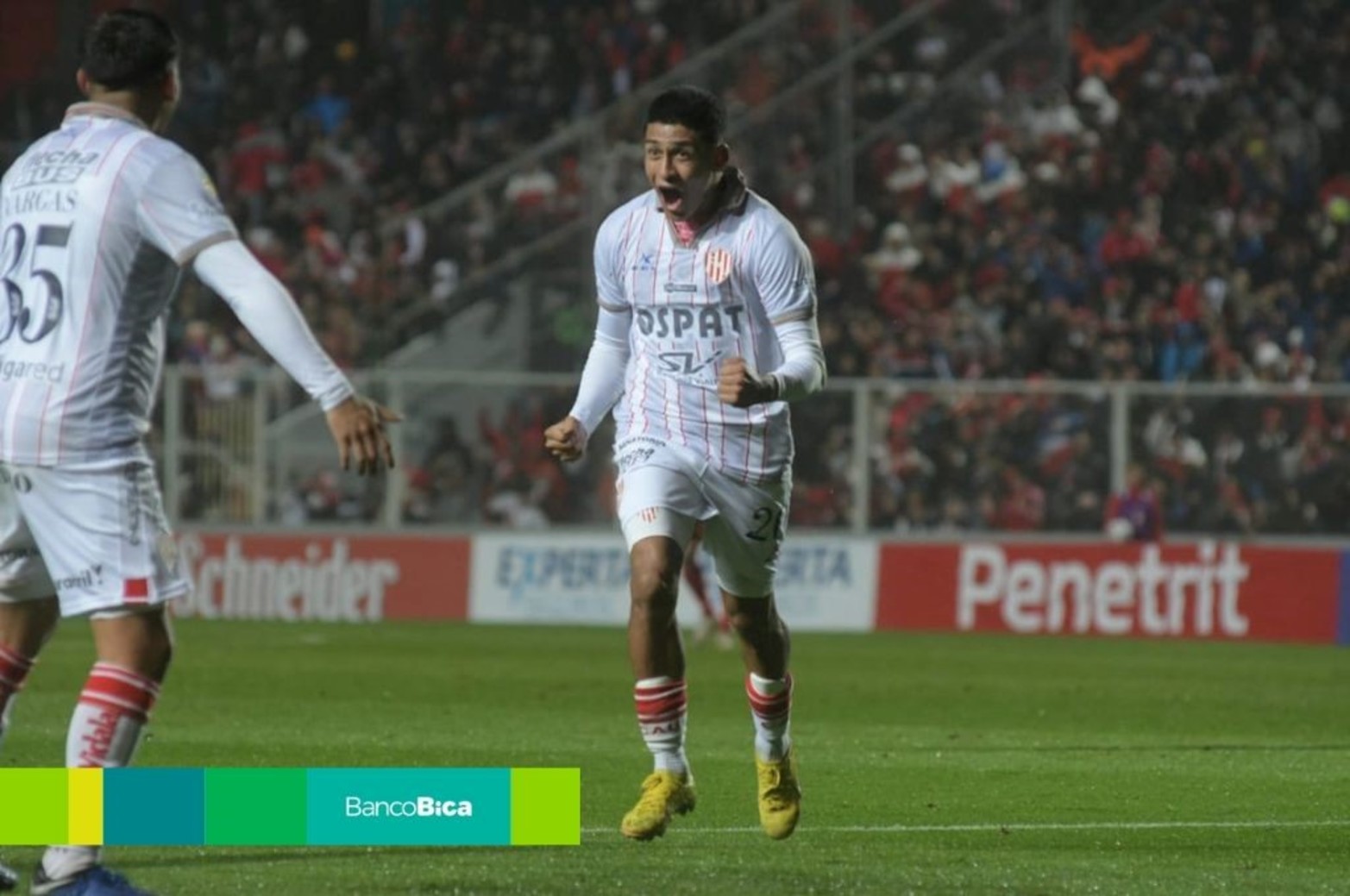 Unión goleó a Argentinos en Santa Fe.