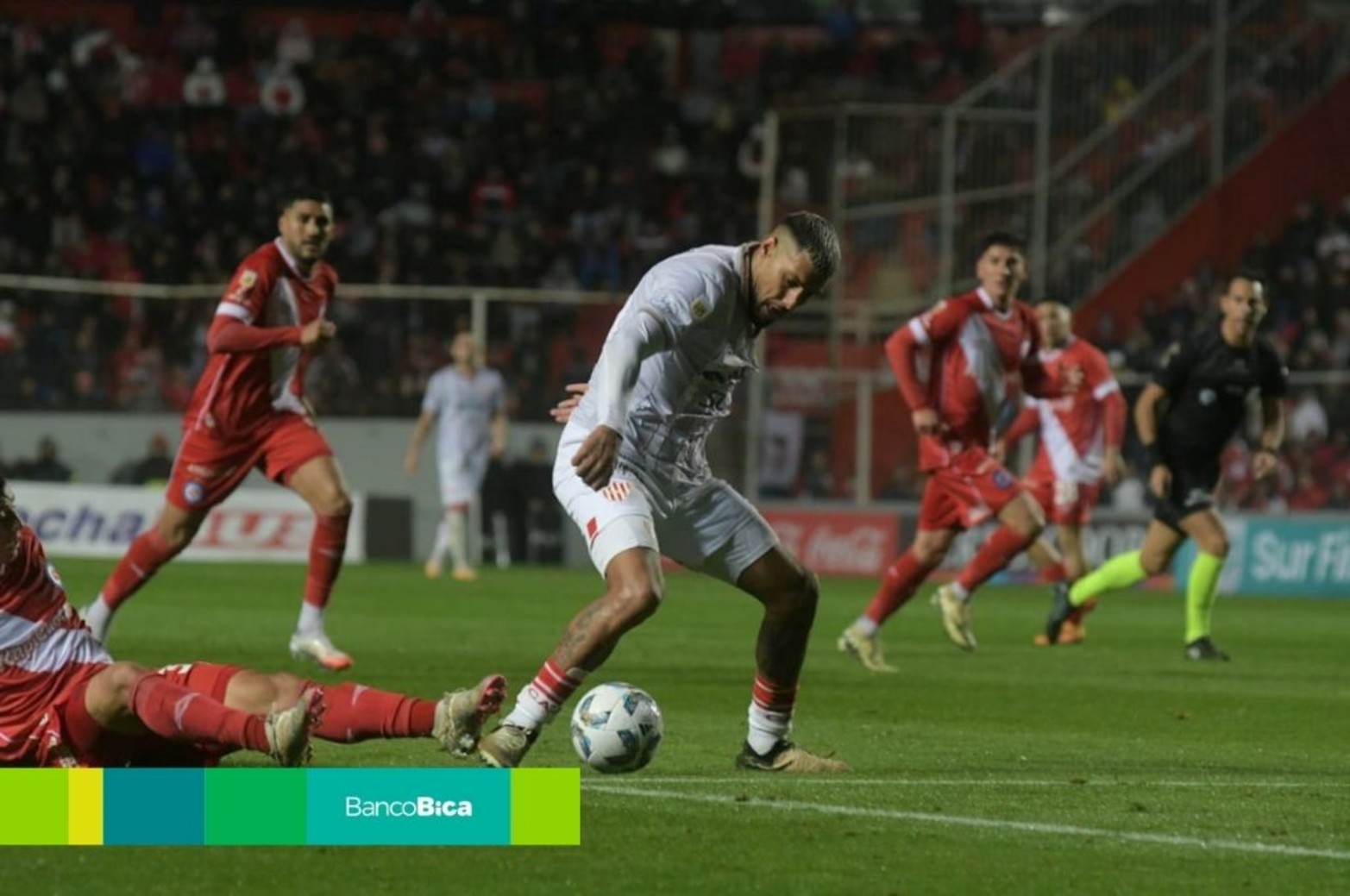 Unión goleó a Argentinos en Santa Fe.