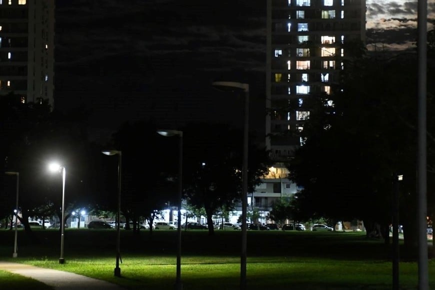 El Parque Federal vive "a oscuras" desde hace años. Foto: Manuel Fabatía.