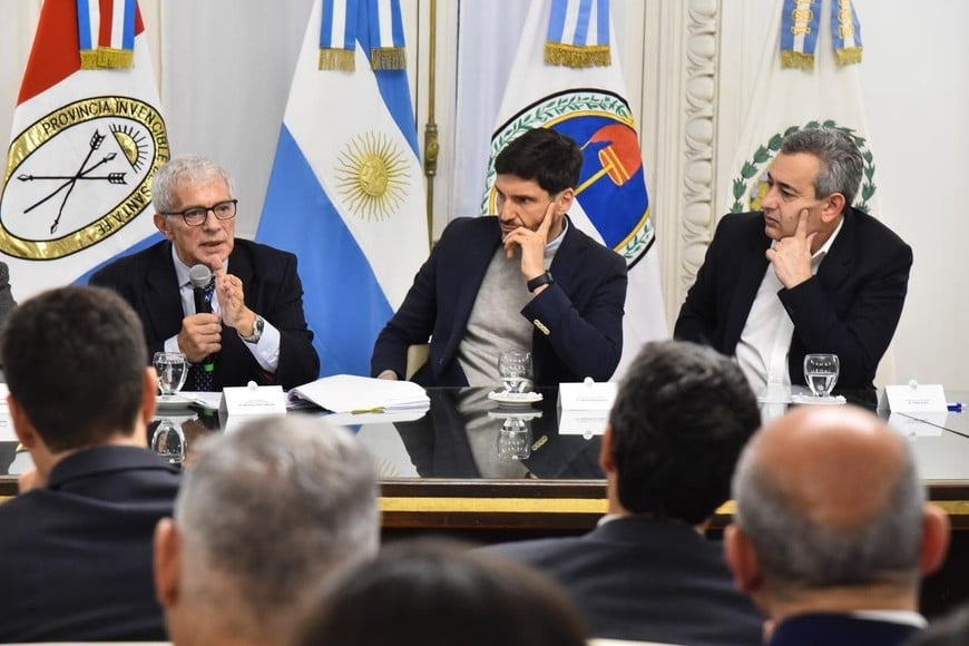 Cúneo Libarona, Pullaro y Jakvin en la reunión en Rosario. Foto: Gobierno de Santa Fe.